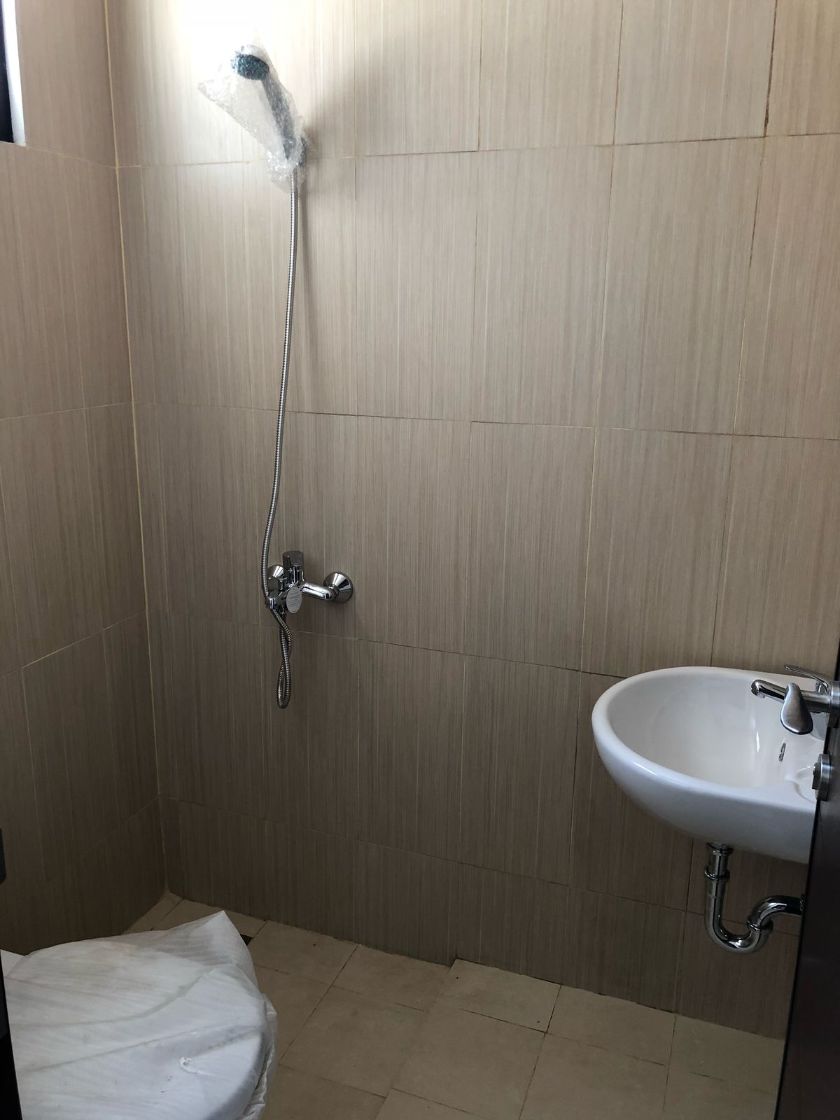 Rumah Disewakan di Cluster Cosmo Lippo Cikarang